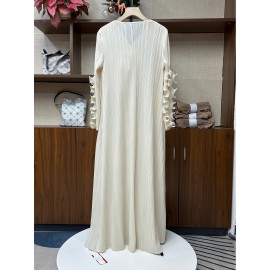 丸いネックデザインのエレガントなプリーツ長スカート、3次元のフリル花装飾を特徴として、ポリエステル製のAラインカットで腹を隠す、すべてのシーズンに適しています。