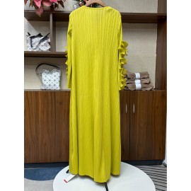 丸いネックデザインのエレガントなプリーツ長スカート、3次元のフリル花装飾を特徴として、ポリエステル製のAラインカットで腹を隠す、すべてのシーズンに適しています。