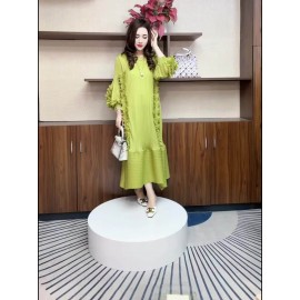 女性向けの三宅一生プレートドレス、ユニークなマテュースタイルと3次元の花のデザイン、ウエストシンキングデザインでスリーミング効果、ドレープフィール、ヨーロッパとアメリカのスタイルで長い。