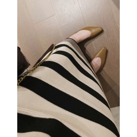 女性のエレガントなストライプニット無袖ドレス - シックなブラック&ホワイトカラーブロック、ルーズフィット、長袖、春/夏にぴったり、カジュアルから通勤まで、カジュアルなアットワイア|シックな無袖ドレス|ニット構造、無袖ドレス