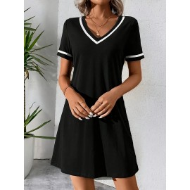 女性向けのスタイリッシュなカラーブロックVネックブラックドレス、カジュアルながらもファッション。