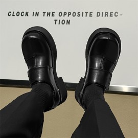 メンズプレミアム厚底ソールローファー - ブラックファクスカバーカジュアルシューズ、調節可能なストラップ、厚底、ポケット、快適なゴムソール、カジュアルアットワイア、多用途ローファー | スタイリッシュなカジュアルシューズ | 耐久性のあるゴムソール