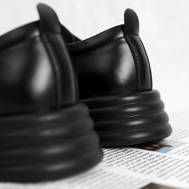 メンズ スタイリッシュ ブラック レースアップ ドレス シューズ 厚いソール - 正装とカジュアルな衣装に最適、フェイク アッパー、ゴムソール、正装シューズ | エレガントなシューズ | 耐久性のあるシューズ