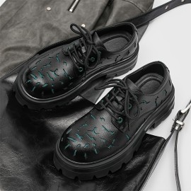 メンズファッション ブラック レースアップブーツ 青アクセント - スタイリッシュなロートップ、ゴムソール、カジュアルスタイルにぴったり