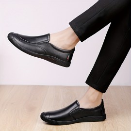 メンズ スリッポン ローファー - 本革アッパー＆ラバーソール、夏用通気性ロートップカジュアルビジネスシューズ、快適なラウンドトゥデザイン、オフィス＆セミフォーマルウェアに簡単スリップオンスタイル、耐久性のあるトラクションフットウェア、ドレッシーシューズ