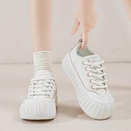 レディース チャンキープラットフォームスニーカー - 通気性のあるロートップ レースアップ カジュアルシューズ、丸いつま先とホワイト＆ブラウン コントラストデザイン、夏用快適な超微細繊維アッパー＆耐久性ゴムソール、ファブリックライニング