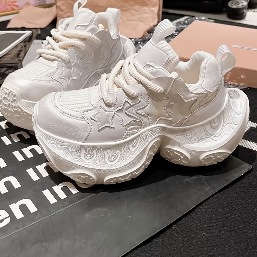 女性用ホワイトスターアクセント付きチャンキープラットフォームスニーカー - 通気性メッシュロートップレースアップシューズ、丸いつま先＆ゴムソール 春のカジュアルウェア・日常履きに最適｜トレンディなダッドシューズ｜ゴムソールシューズ