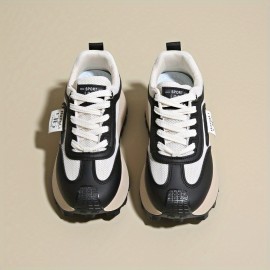 女性用ロートップカジュアルスニーカー、厚手のプラットフォームソールで身長アップ - ブラック＆ホワイト合成カバー＆メッシュアッパー、ラウンドトゥ快適性、EVAインソール＆PVCアウトソール、オールシーズン万能アウトドアシューズ