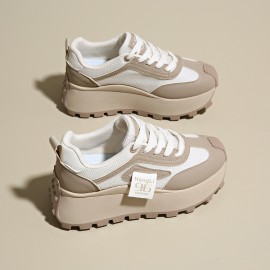 女性用ロートップカジュアルスニーカー、厚手のプラットフォームソールで身長アップ - ブラック＆ホワイト合成カバー＆メッシュアッパー、ラウンドトゥ快適性、EVAインソール＆PVCアウトソール、オールシーズン万能アウトドアシューズ