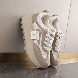 女性用ロートップカジュアルスニーカー、厚手のプラットフォームソールで身長アップ - ブラック＆ホワイト合成カバー＆メッシュアッパー、ラウンドトゥ快適性、EVAインソール＆PVCアウトソール、オールシーズン万能アウトドアシューズ