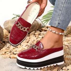 厚いクッションソールとゴールドチェーンアクセントのレディースプラットフォームサンダル - スリップオンスクエアトゥ合成カバーカジュアルシューズ、屋外快適性用オールシーズン履き