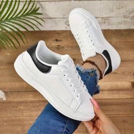 女性用のプラットフォームスケートシューズ、おしゃれなソフトソールのロートップスポーツシューズ、オールマッチのアウトドアスニーカー