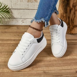 女性用のプラットフォームスケートシューズ、おしゃれなソフトソールのロートップスポーツシューズ、オールマッチのアウトドアスニーカー